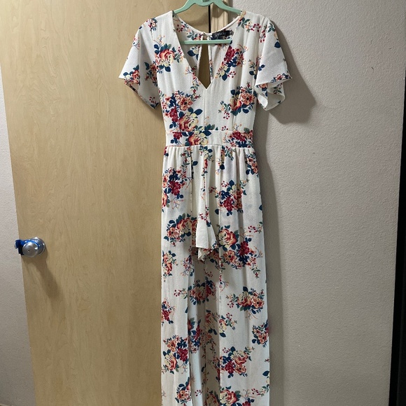 Crystal Sky Pants - Junior size 5 Women XS/S Gorgeous Romper Skirt Back Floral Spring Dress Romper